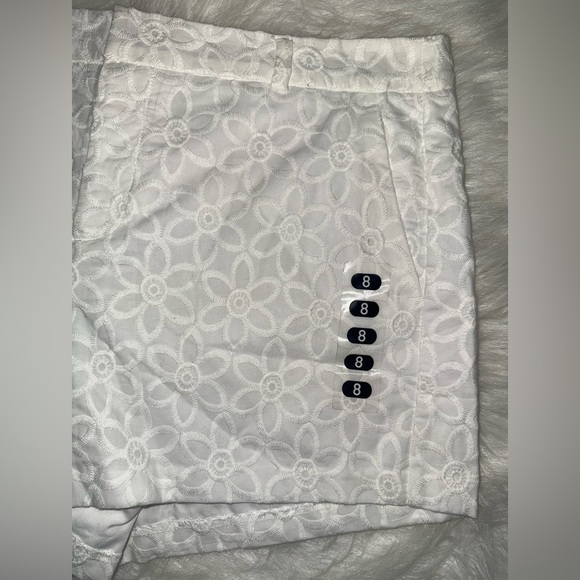 Elle white shorts - Picture 3 of 4